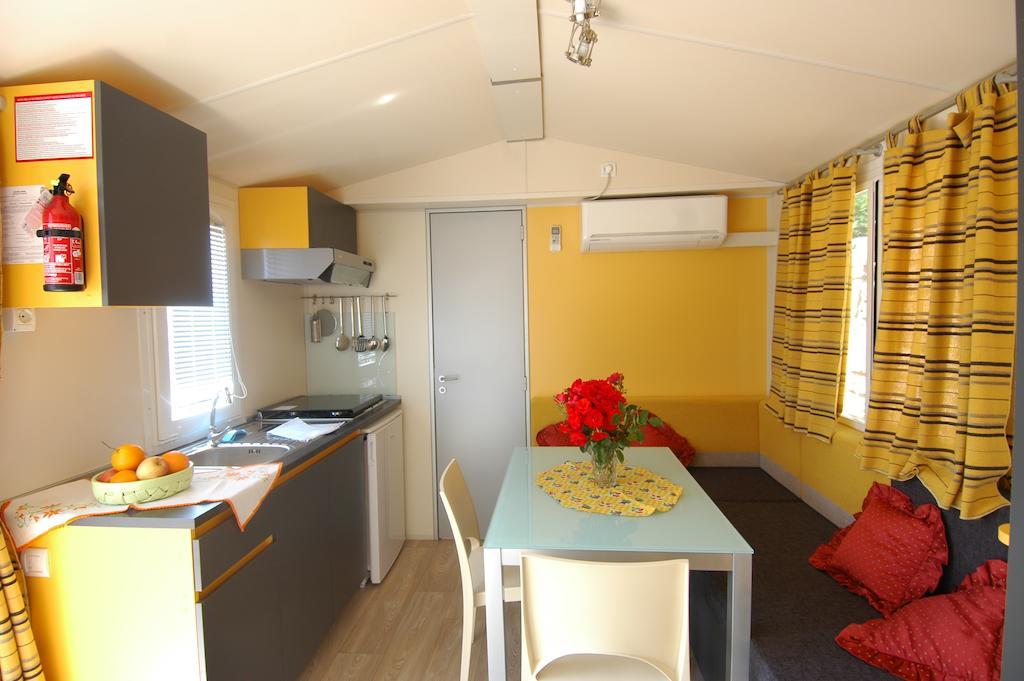 Camping Edy ディアーノ・マリーナ 部屋 写真